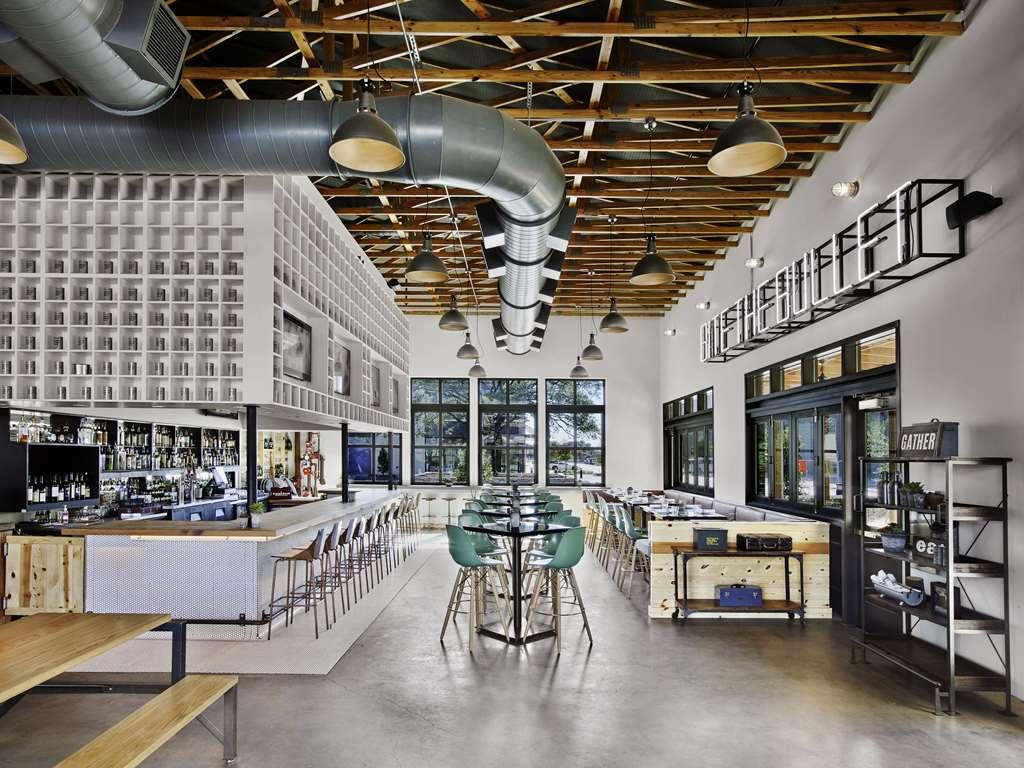 Cavalry Court, By Valencia Hotel Collection College Station Restaurante foto