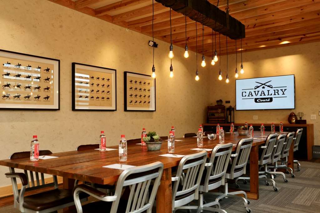 Cavalry Court, By Valencia Hotel Collection College Station Facilidades foto