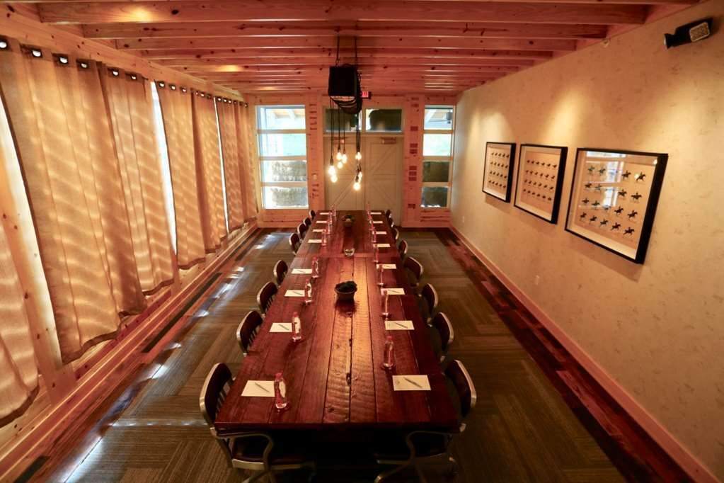Cavalry Court, By Valencia Hotel Collection College Station Facilidades foto