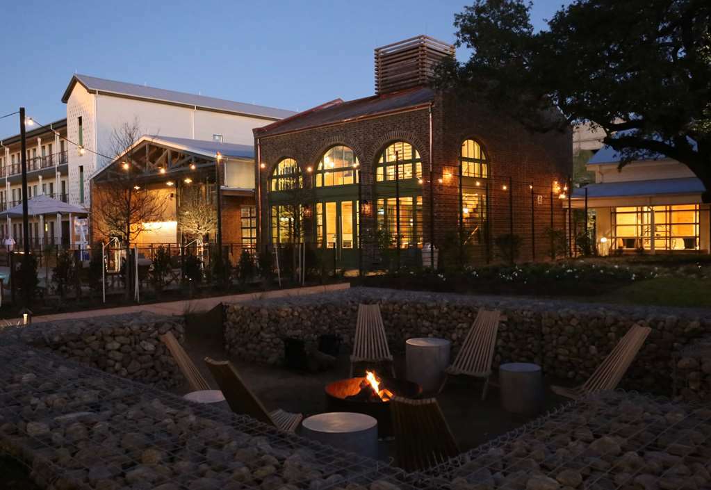 Cavalry Court, By Valencia Hotel Collection College Station Facilidades foto